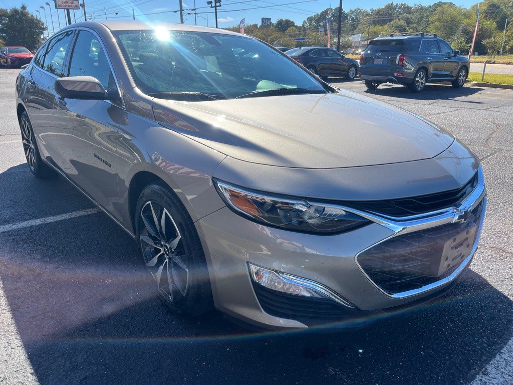 2022 Chevrolet Malibu Image 3