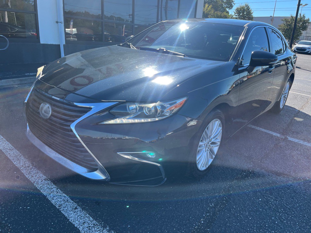 2016 Lexus ES Image 2