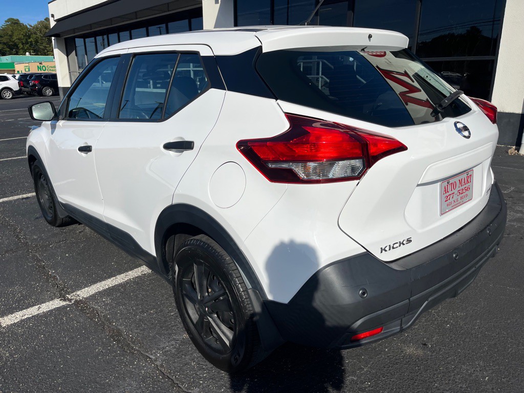 2020 Nissan Kicks Image 5