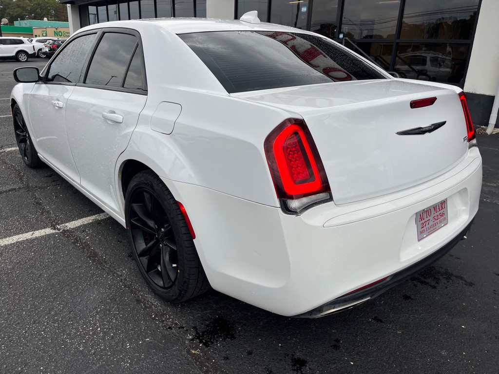 2019 Chrysler 300 Image 5
