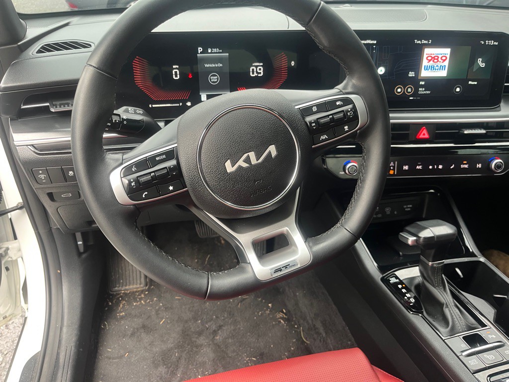 2025 Kia K5 Image 12