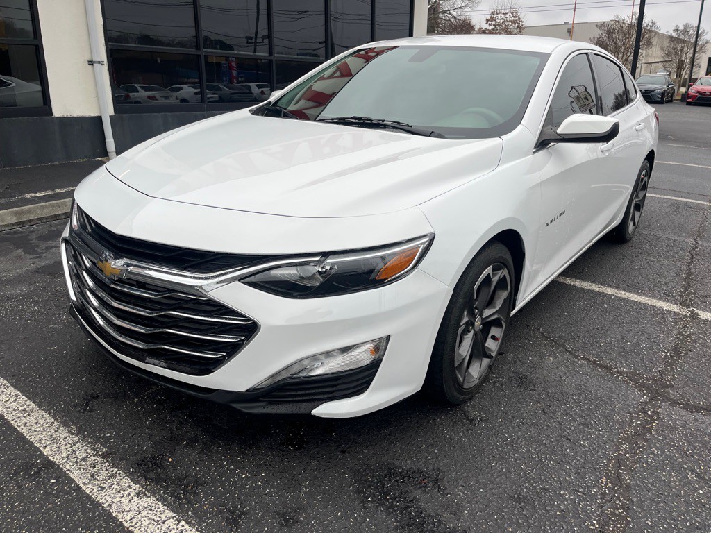 2022 Chevrolet Malibu Image 2