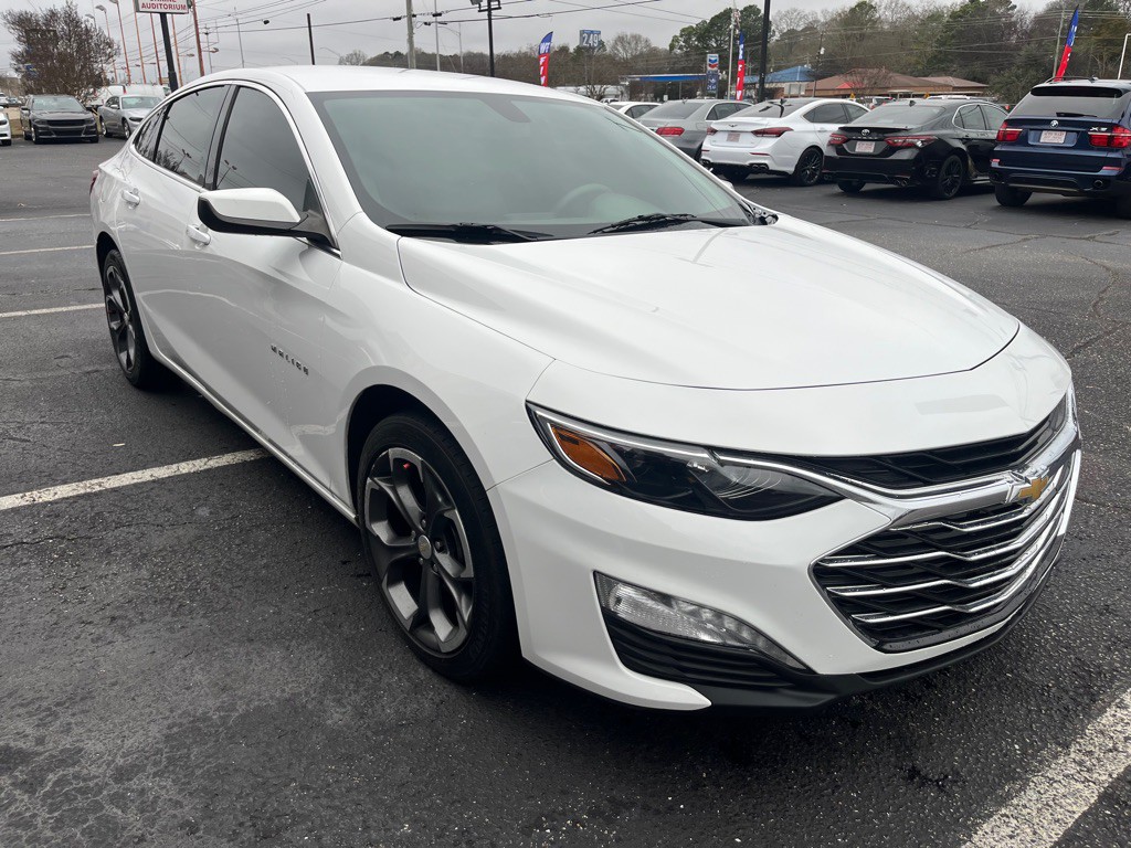 2022 Chevrolet Malibu Image 3