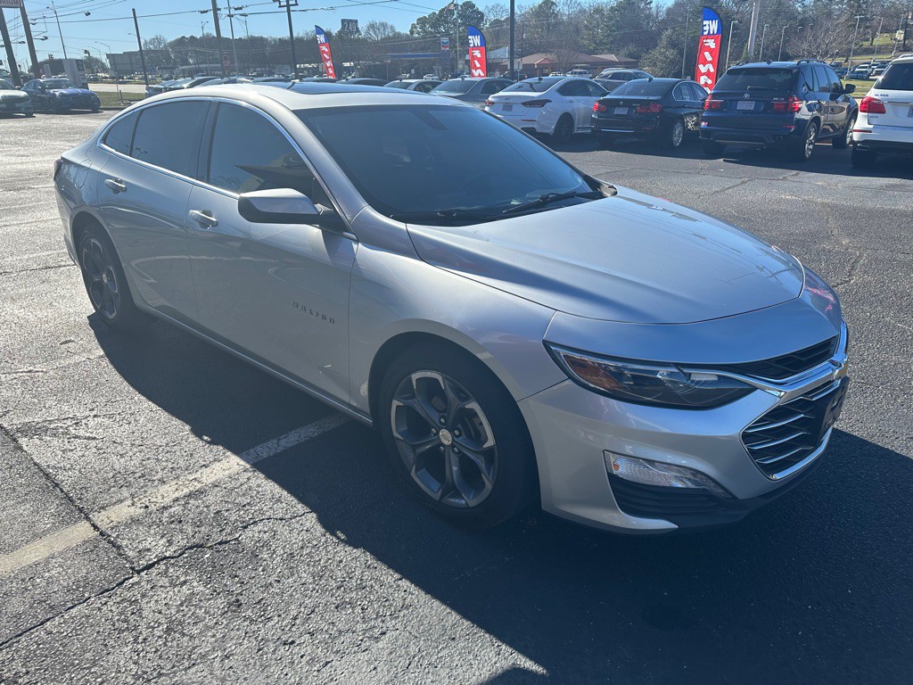 2021 Chevrolet Malibu Image 3