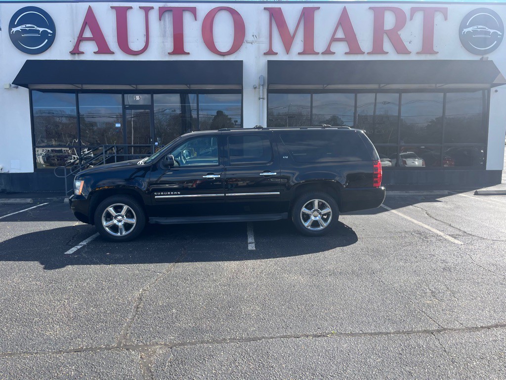2014 Chevrolet Suburban Image 1