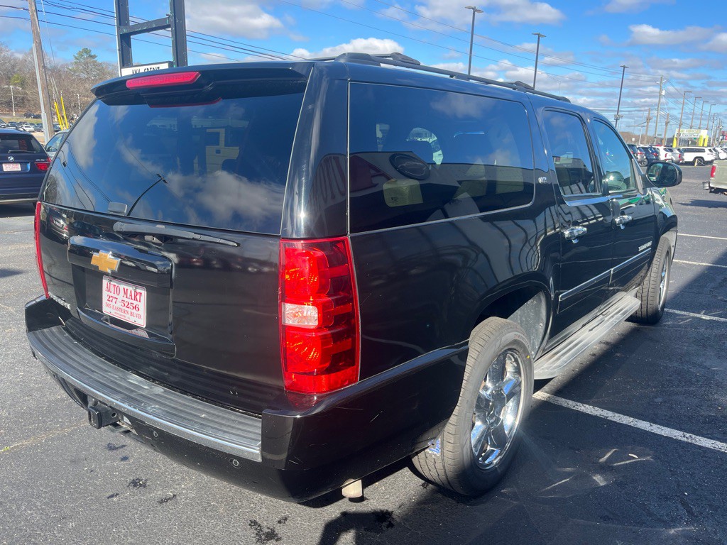2014 Chevrolet Suburban Image 4