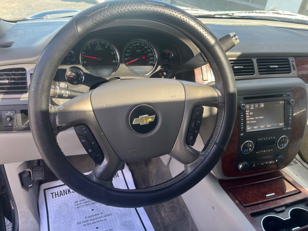 2014 Chevrolet Suburban Image 6