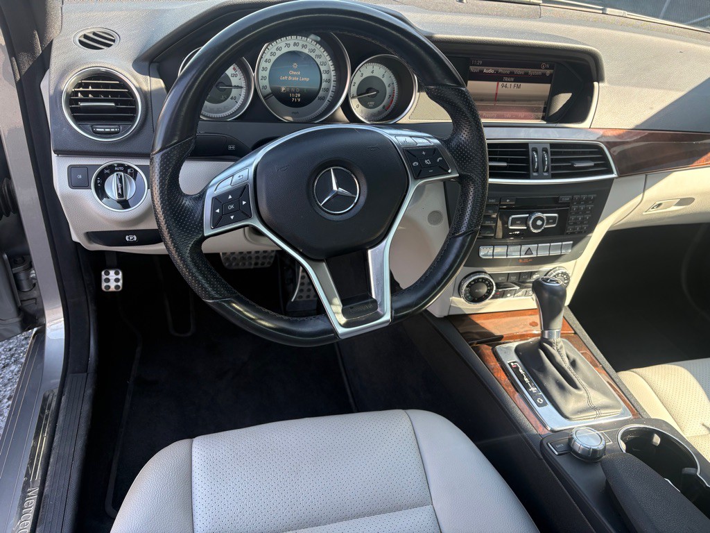 2014 Mercedes-Benz C-Class Image 6