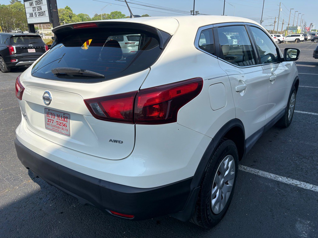 2017 Nissan Rogue Image 4