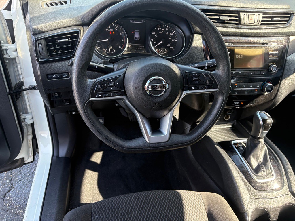 2017 Nissan Rogue Image 12