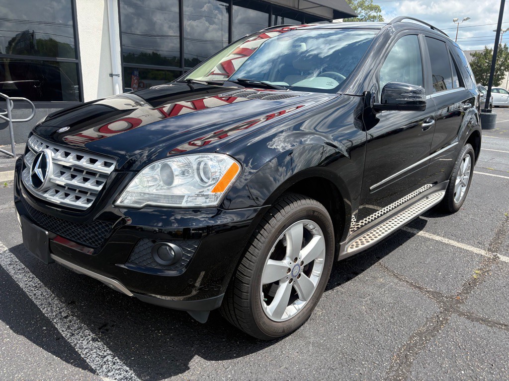 2011 Mercedes-Benz M-Class Image 2