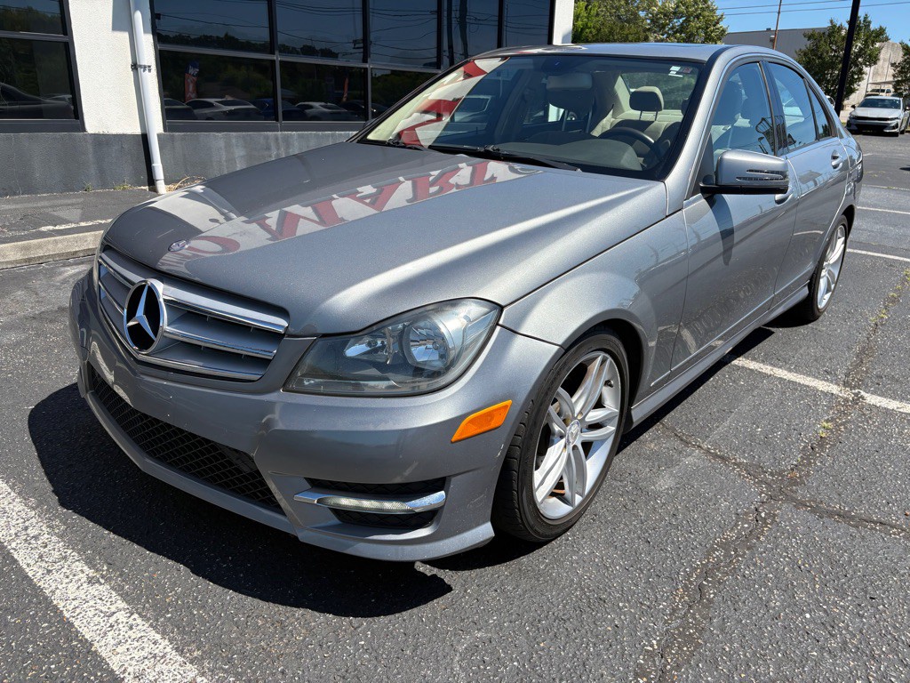 2012 Mercedes-Benz C-Class Image 2