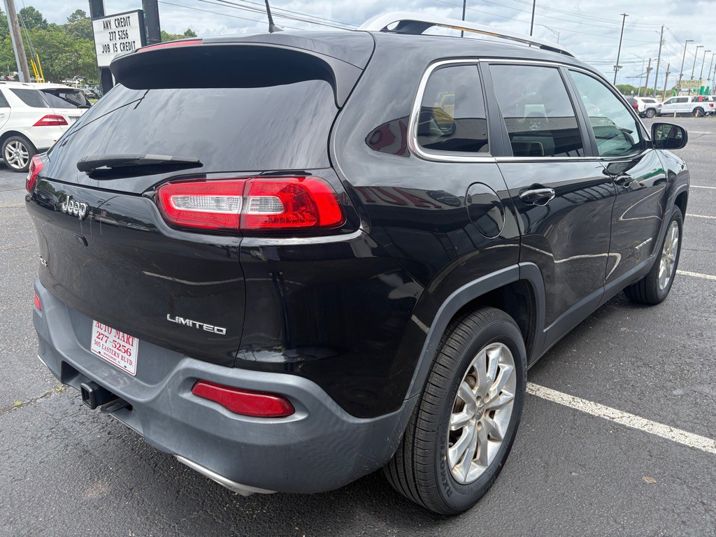 2017 Jeep Cherokee Image 4
