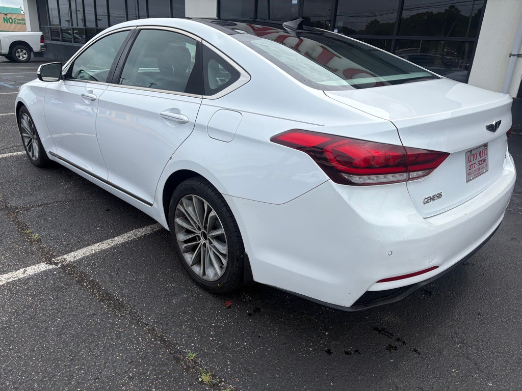 2016 Hyundai Genesis Image 5