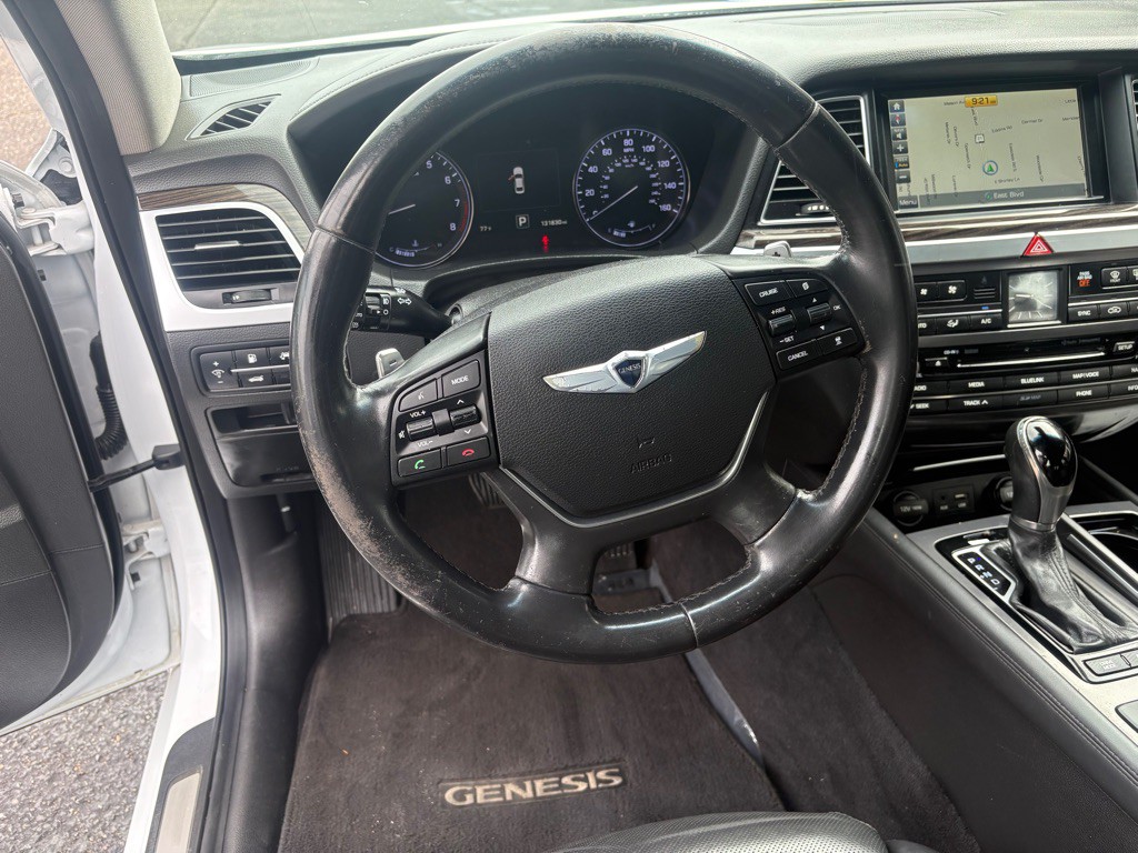 2016 Hyundai Genesis Image 6