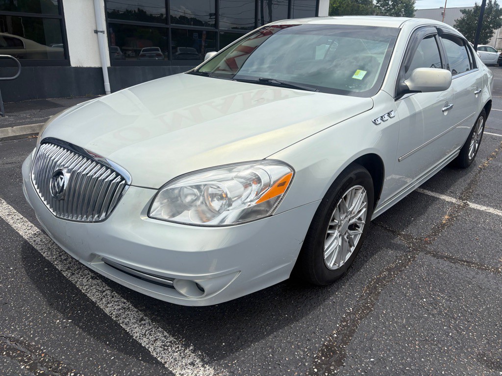 2010 Buick Lucerne Image 2