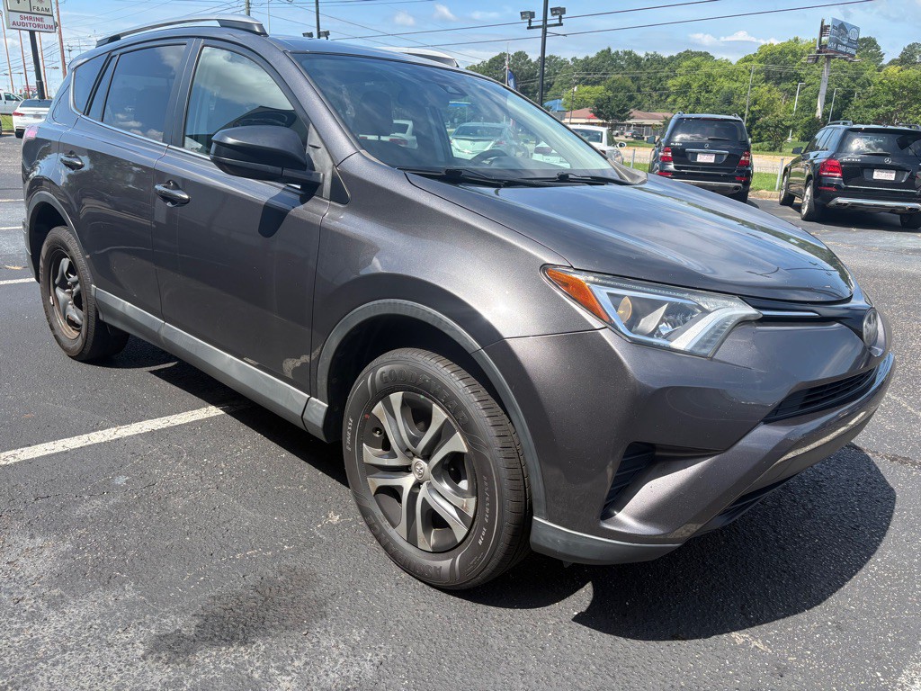 2017 Toyota Rav4 Image 3