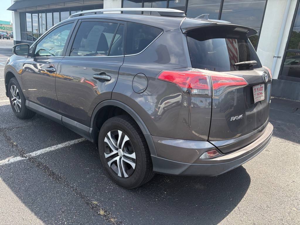 2017 Toyota Rav4 Image 9