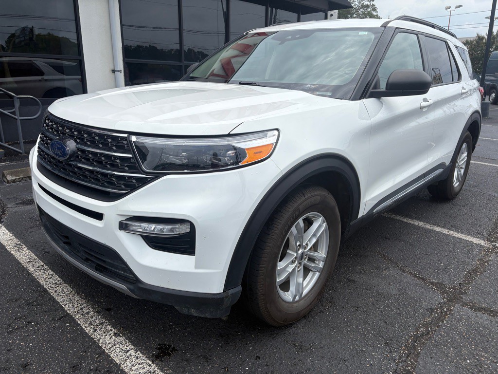 2023 Ford Explorer Image 2