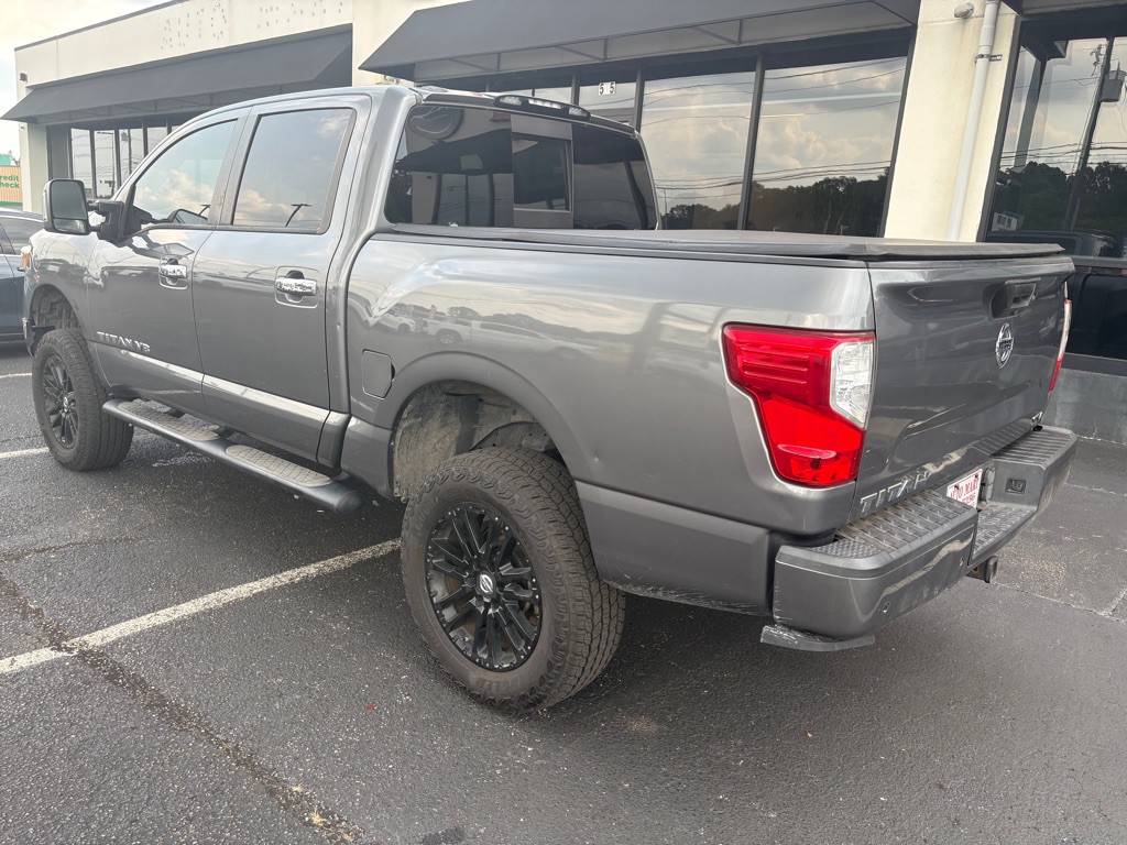 2020 Nissan Titan Image 5