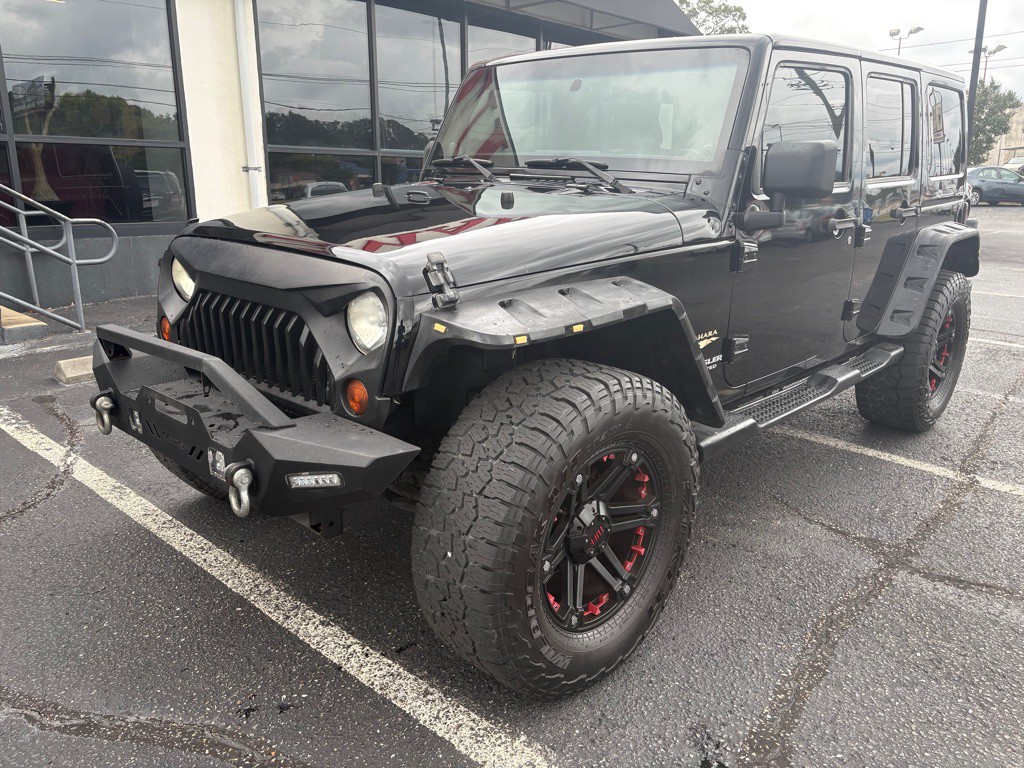 2011 Jeep Wrangler Unlimited Image 2