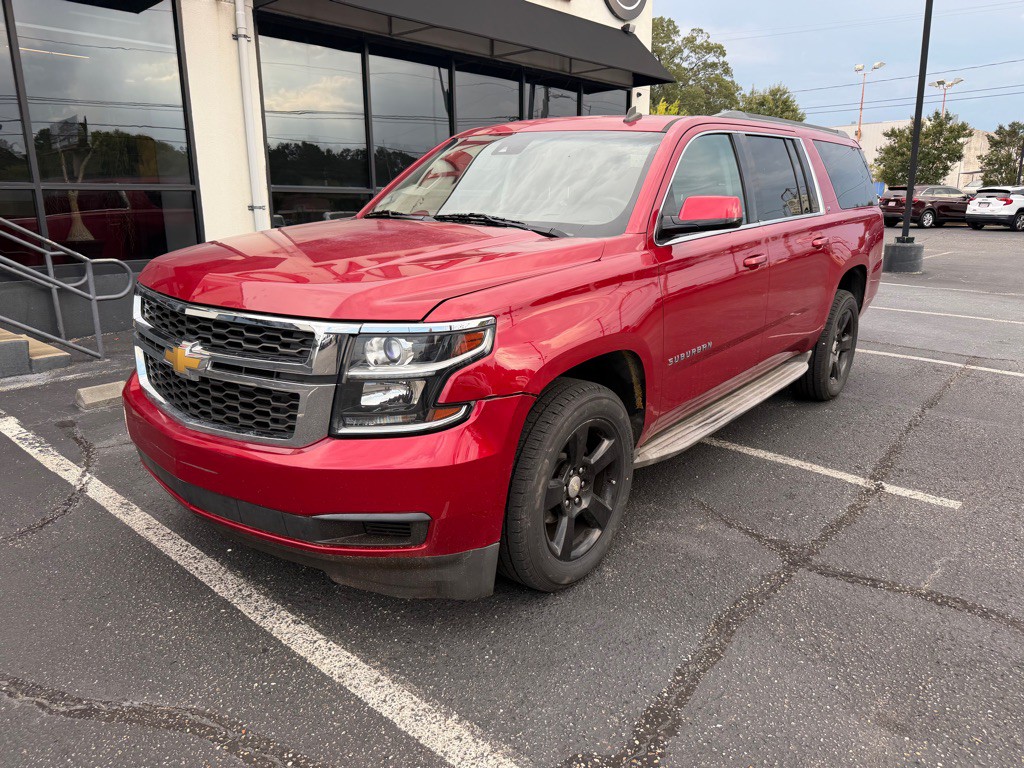 2015 Chevrolet Suburban Image 2