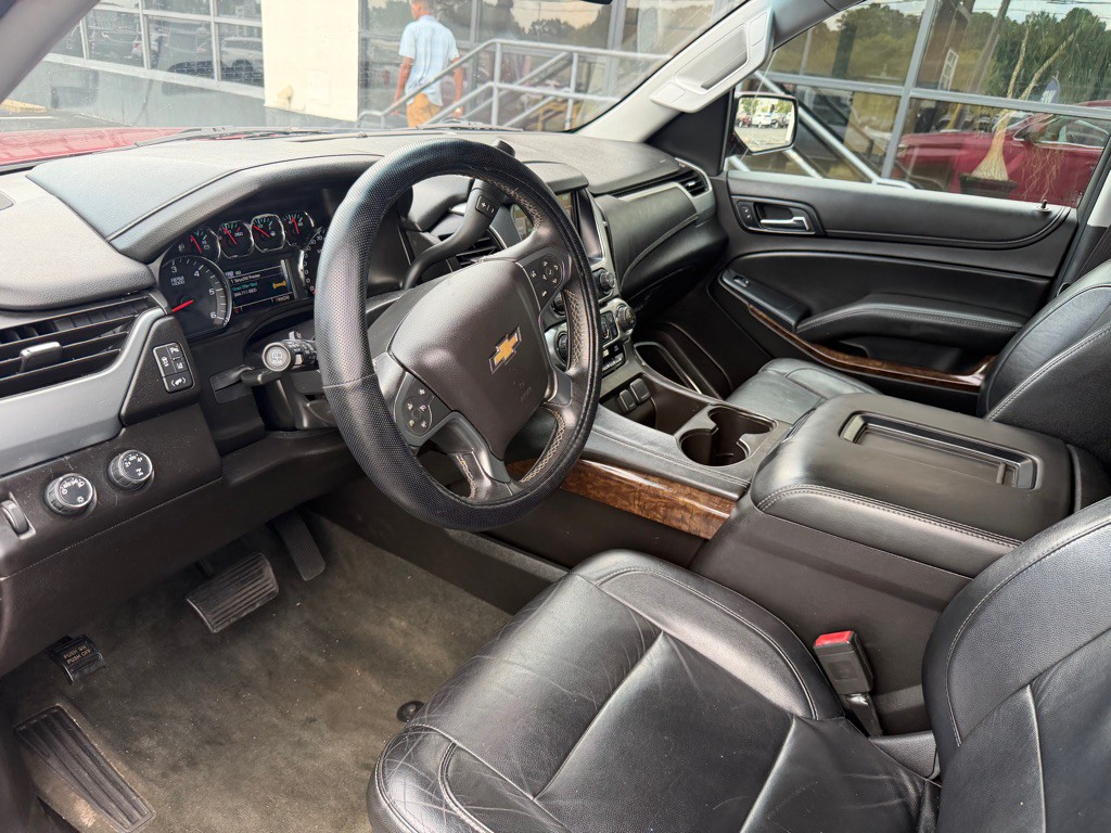 2015 Chevrolet Suburban Image 6