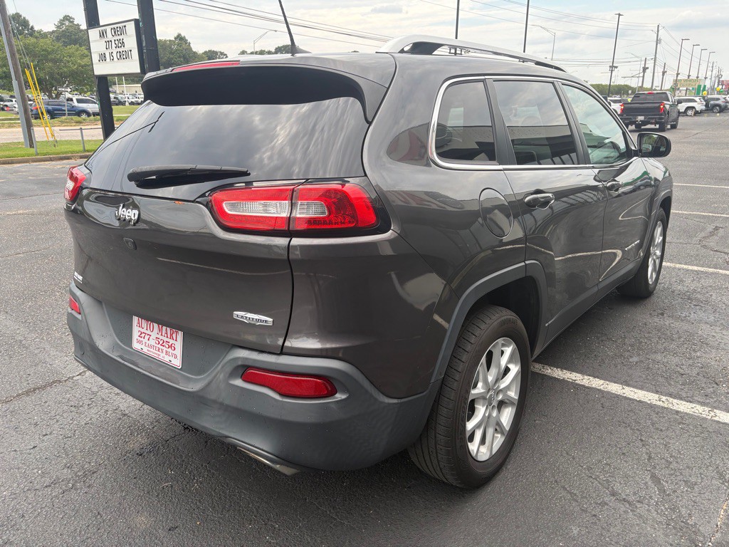 2017 Jeep Cherokee Image 4