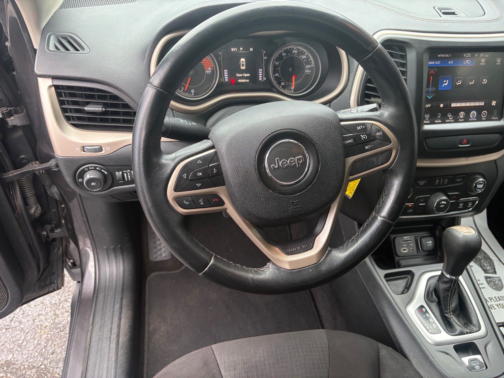 2017 Jeep Cherokee Image 6