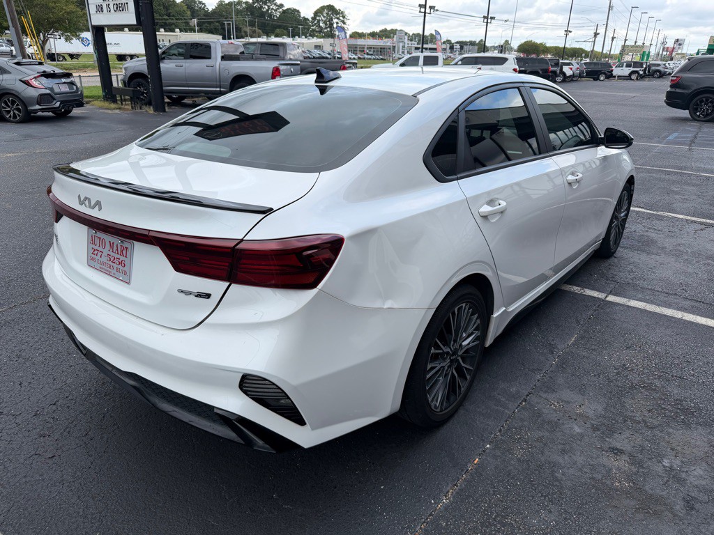 2023 Kia Forte Image 4