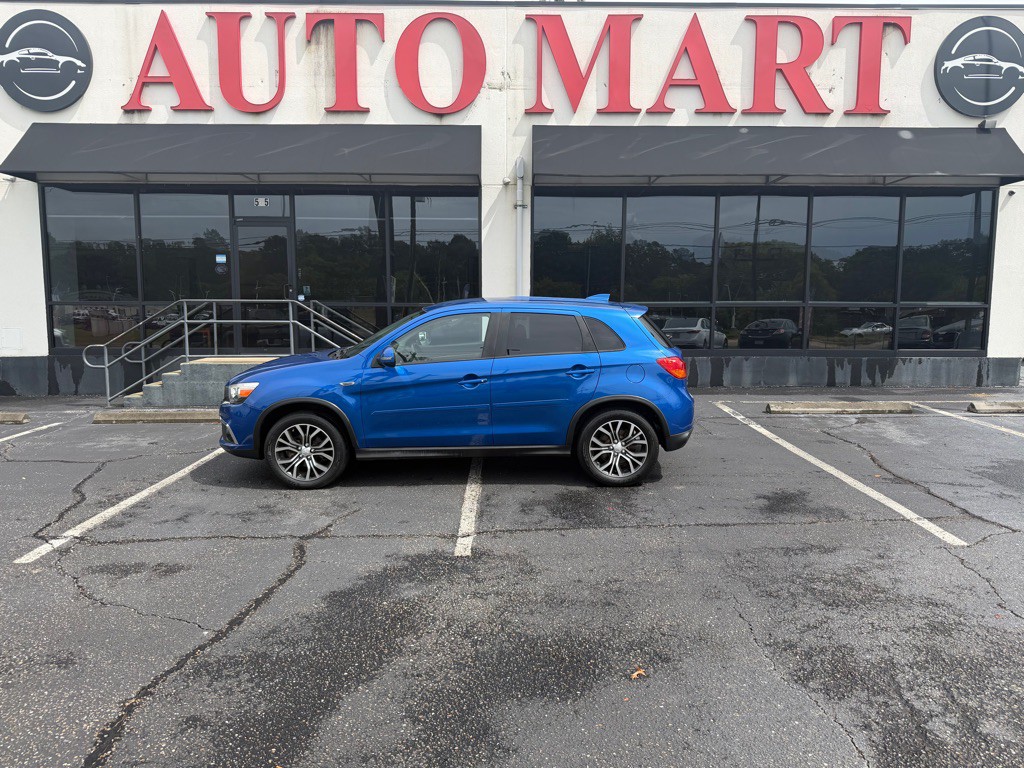 2017 Mitsubishi Outlander Image 1