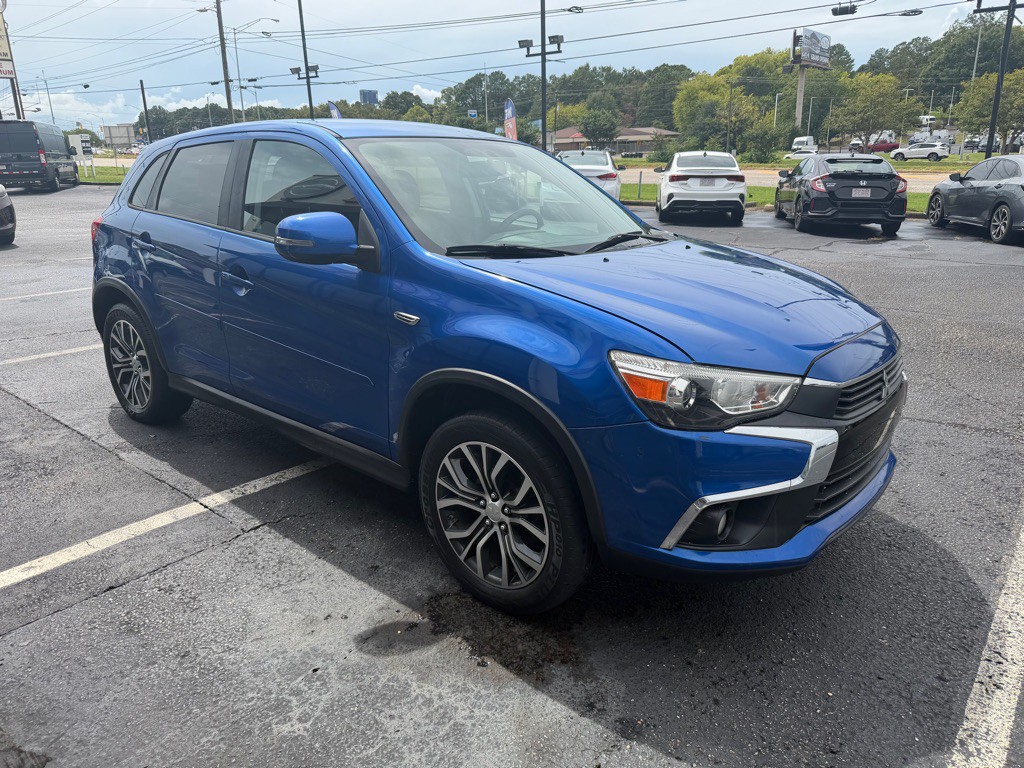 2017 Mitsubishi Outlander Image 3