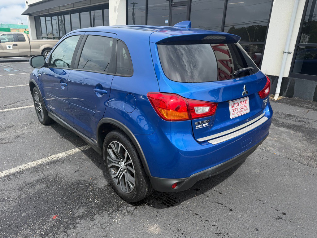 2017 Mitsubishi Outlander Image 5