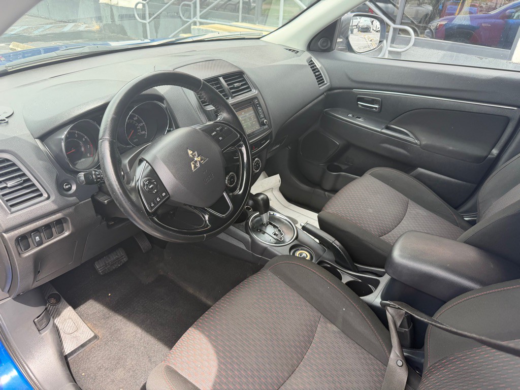 2017 Mitsubishi Outlander Image 6