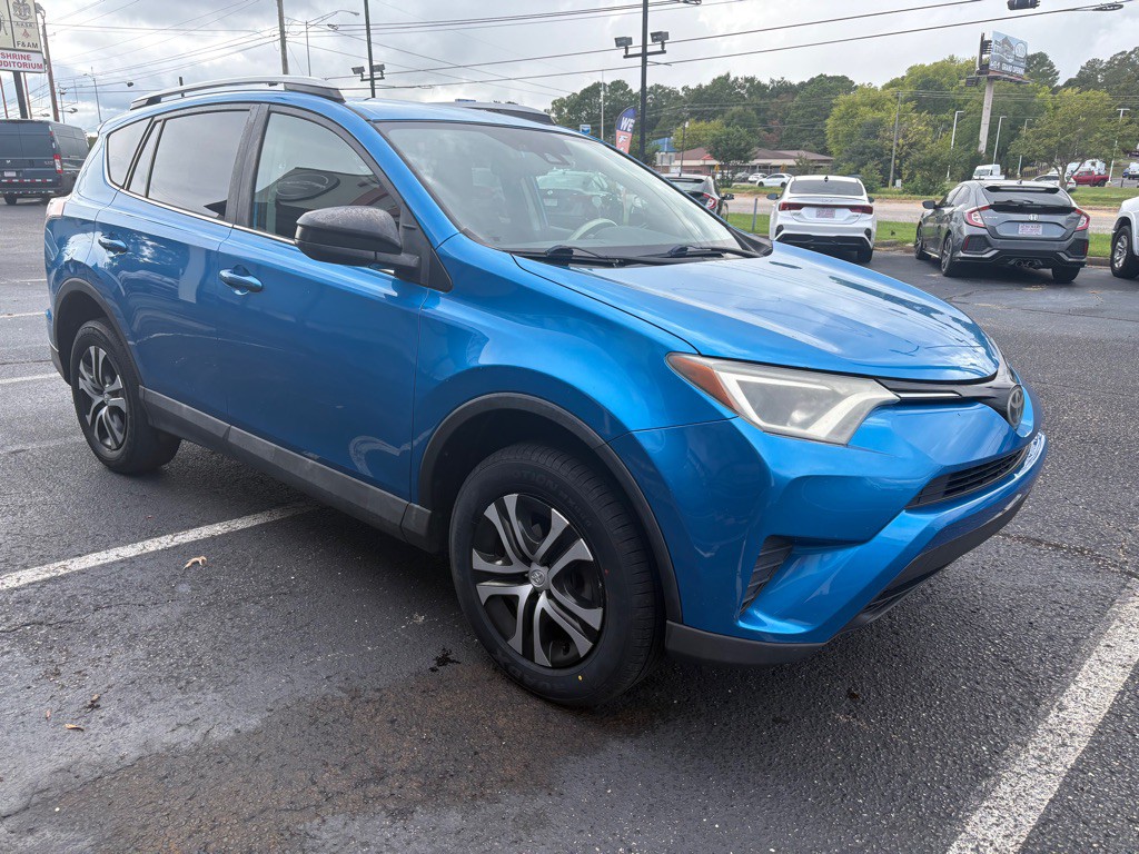 2017 Toyota Rav4 Image 3