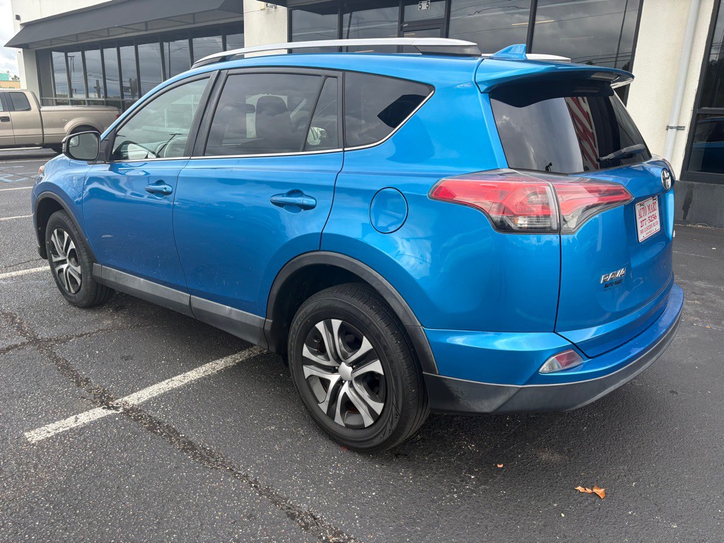 2017 Toyota Rav4 Image 5