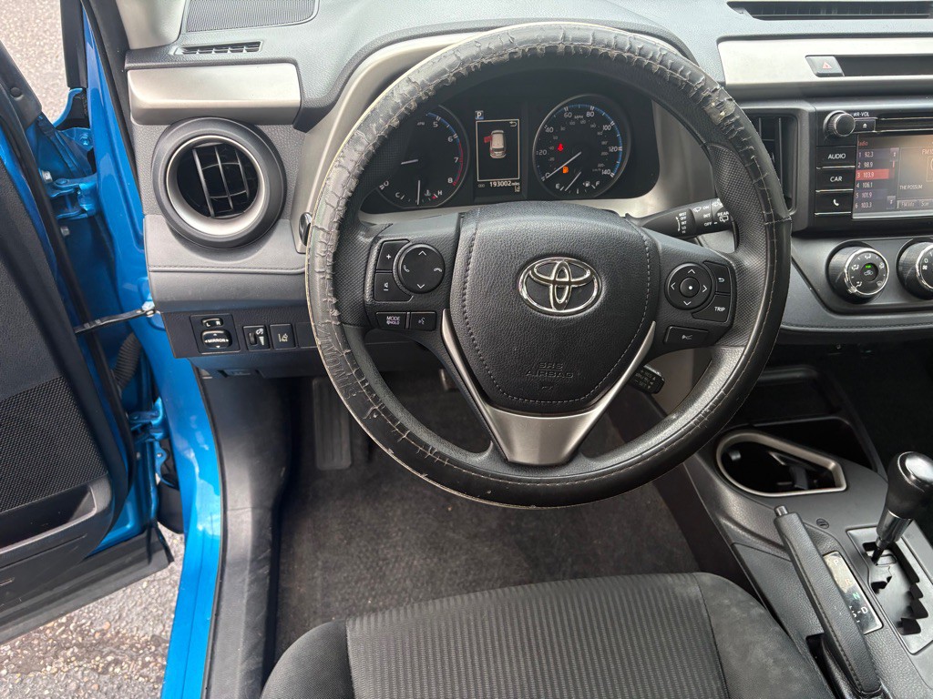2017 Toyota Rav4 Image 6