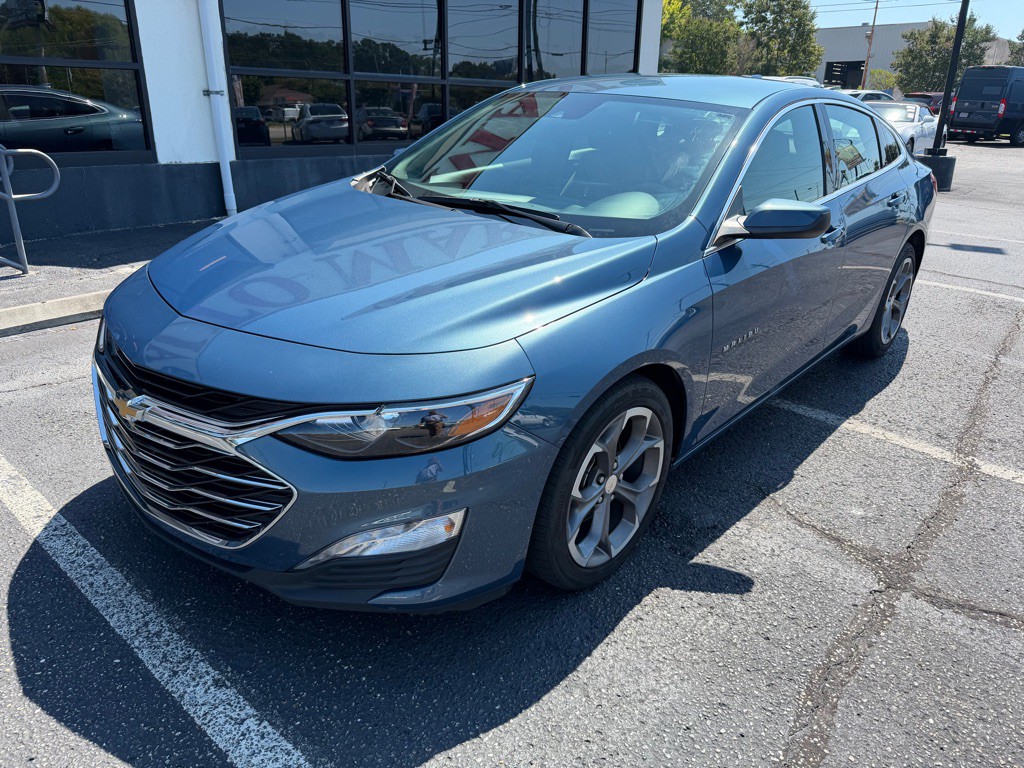 2024 Chevrolet Malibu Image 2