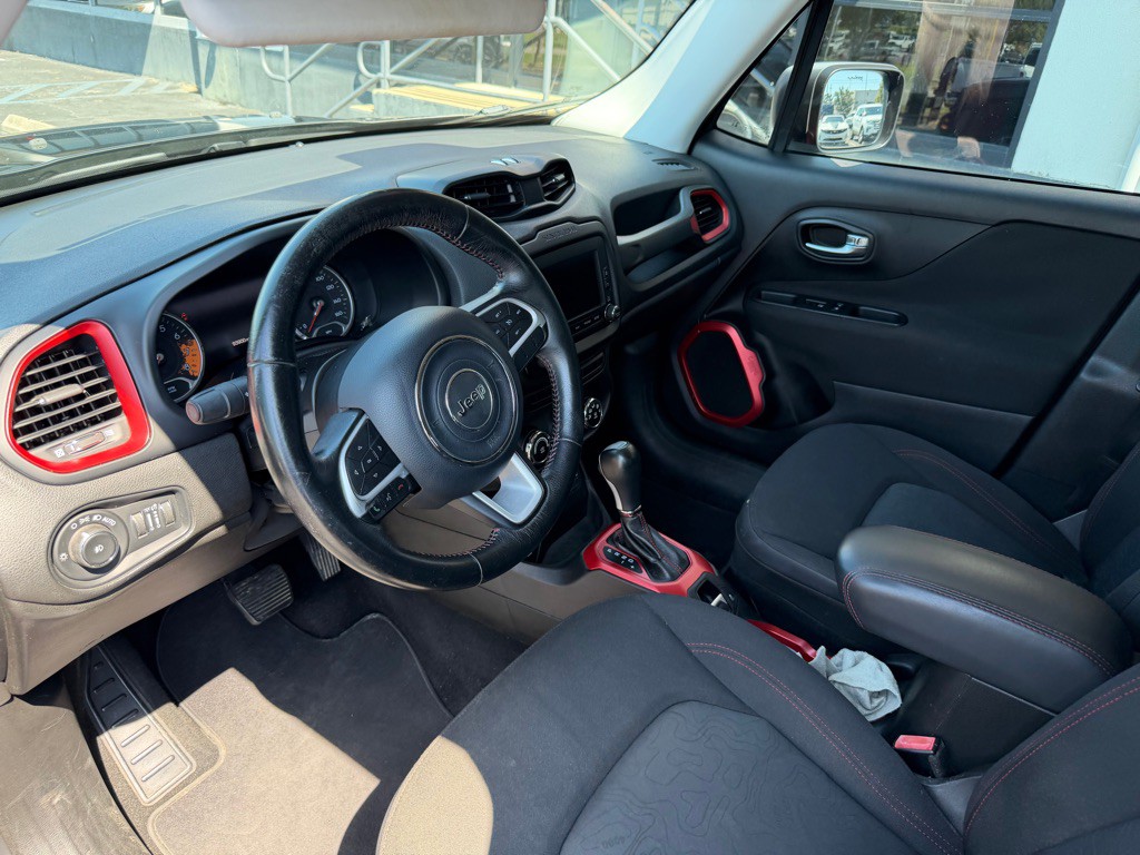 2015 Jeep Renegade Image 6