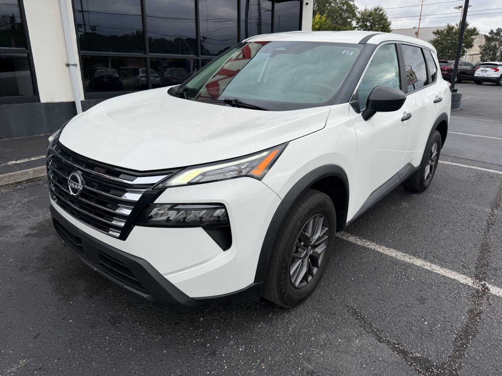 2025 Nissan Rogue Image 2