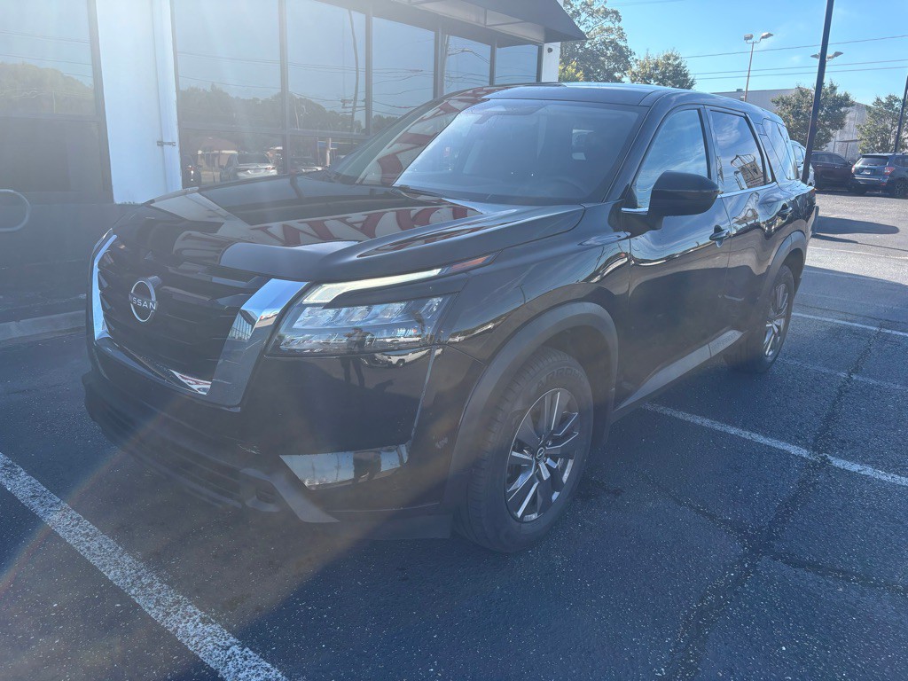 2023 Nissan Pathfinder Image 2