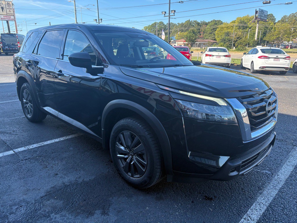 2023 Nissan Pathfinder Image 3
