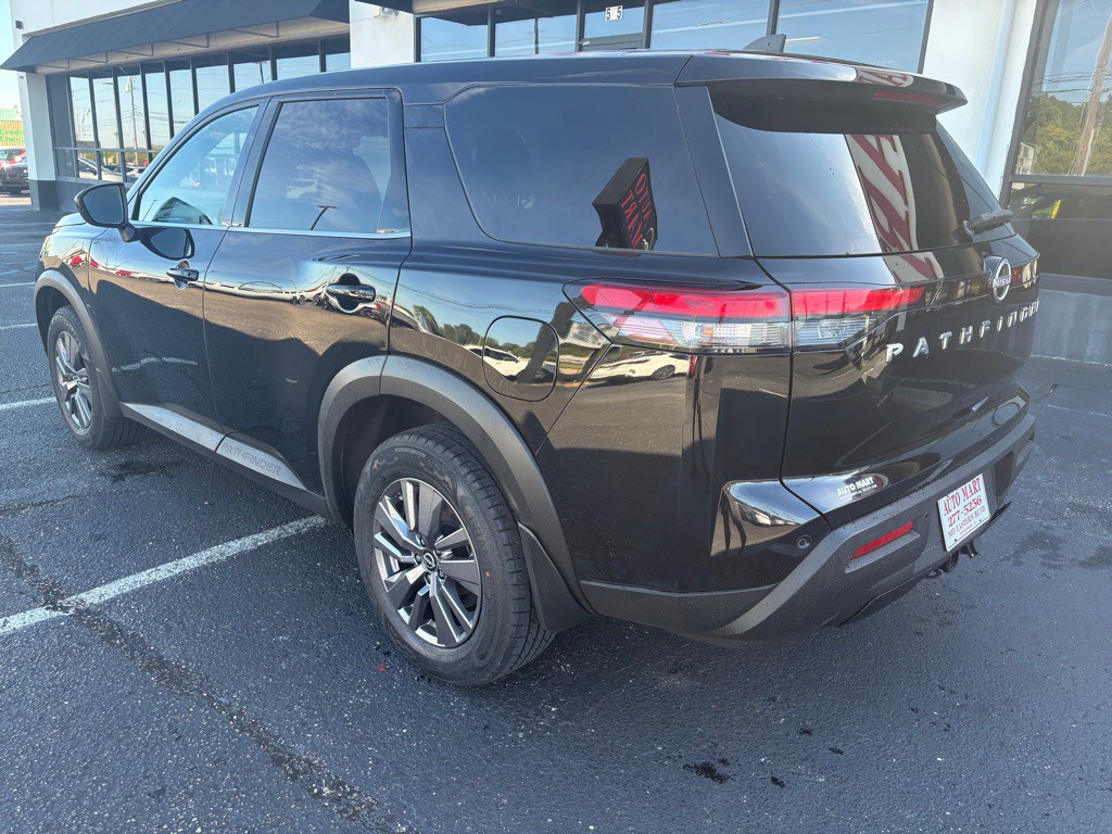 2023 Nissan Pathfinder Image 5