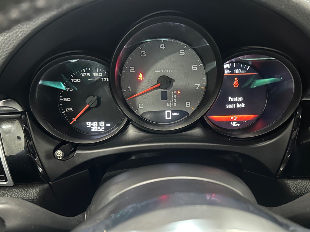 2018 Porsche Macan Image 17