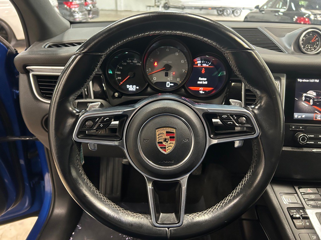 2018 Porsche Macan Image 20