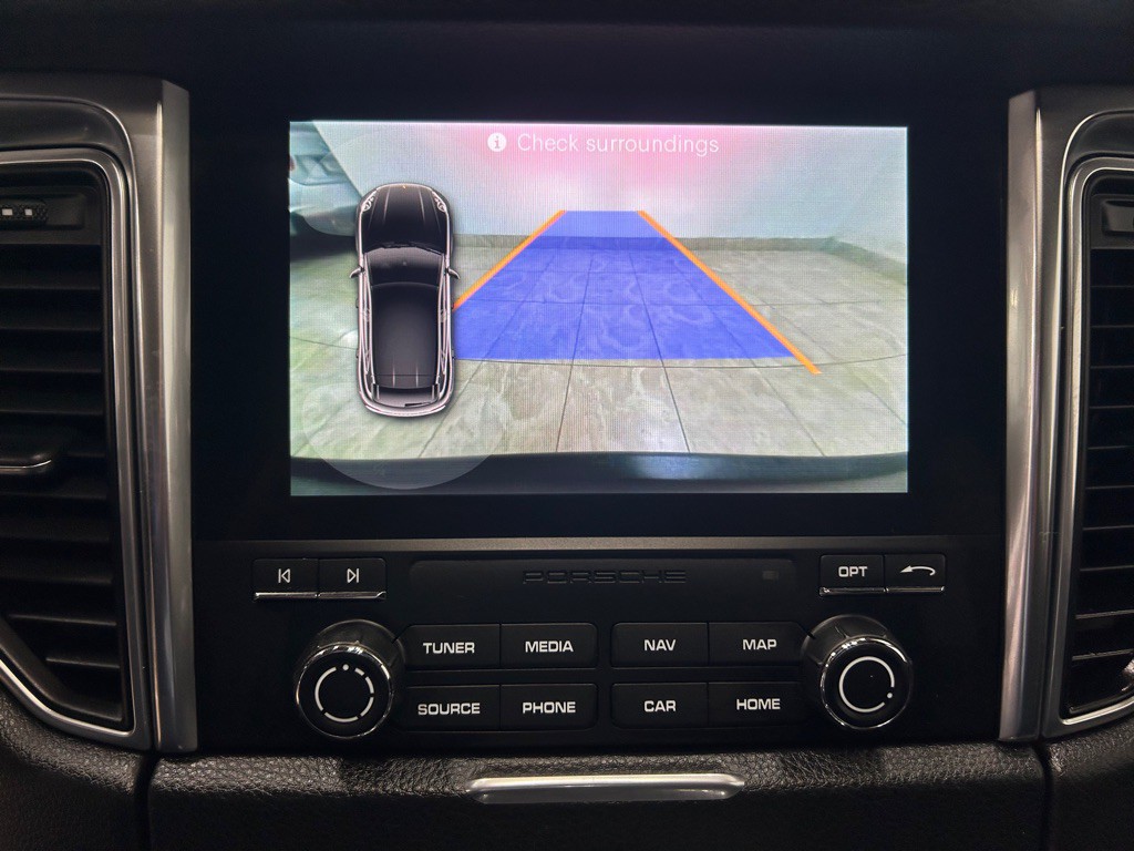 2018 Porsche Macan Image 22