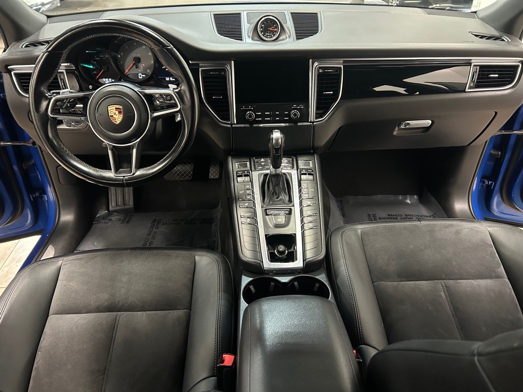 2018 Porsche Macan Image 34