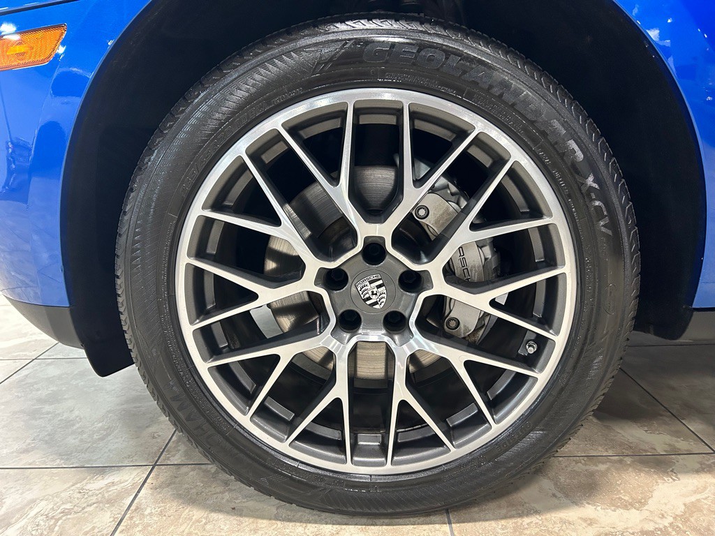 2018 Porsche Macan Image 42