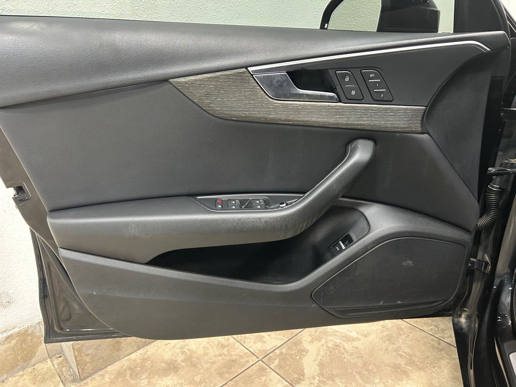 2017 Audi A4 Image 14