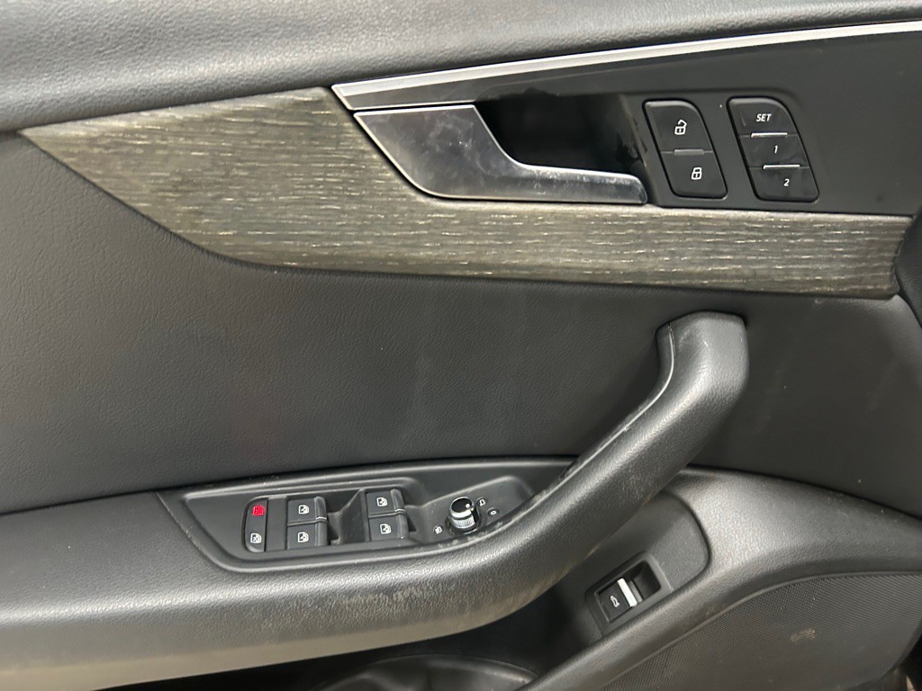 2017 Audi A4 Image 15